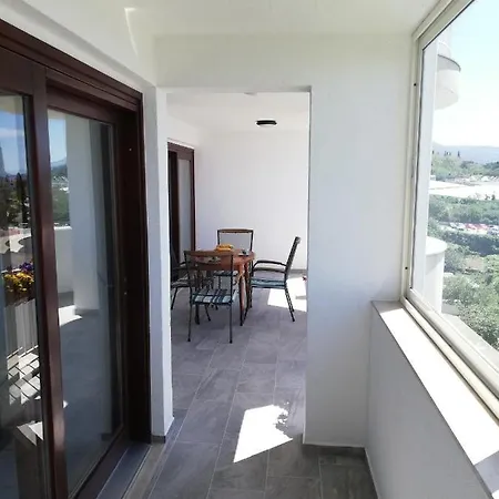 Daire Sea View Reno W/garage Split