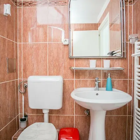 Апартаменти Sea View Reno W/garage *