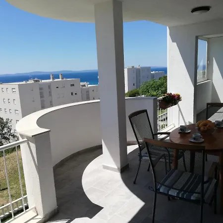 Sea View Reno W/garage Lejlighed